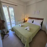 Cosy Lamprini *