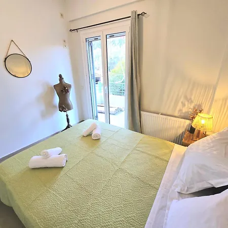 Cosy Lamprini Νικιάνα